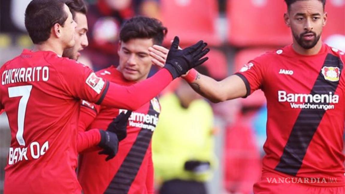‘Chicharito’ y Leverkusen cierran con buen ritmo