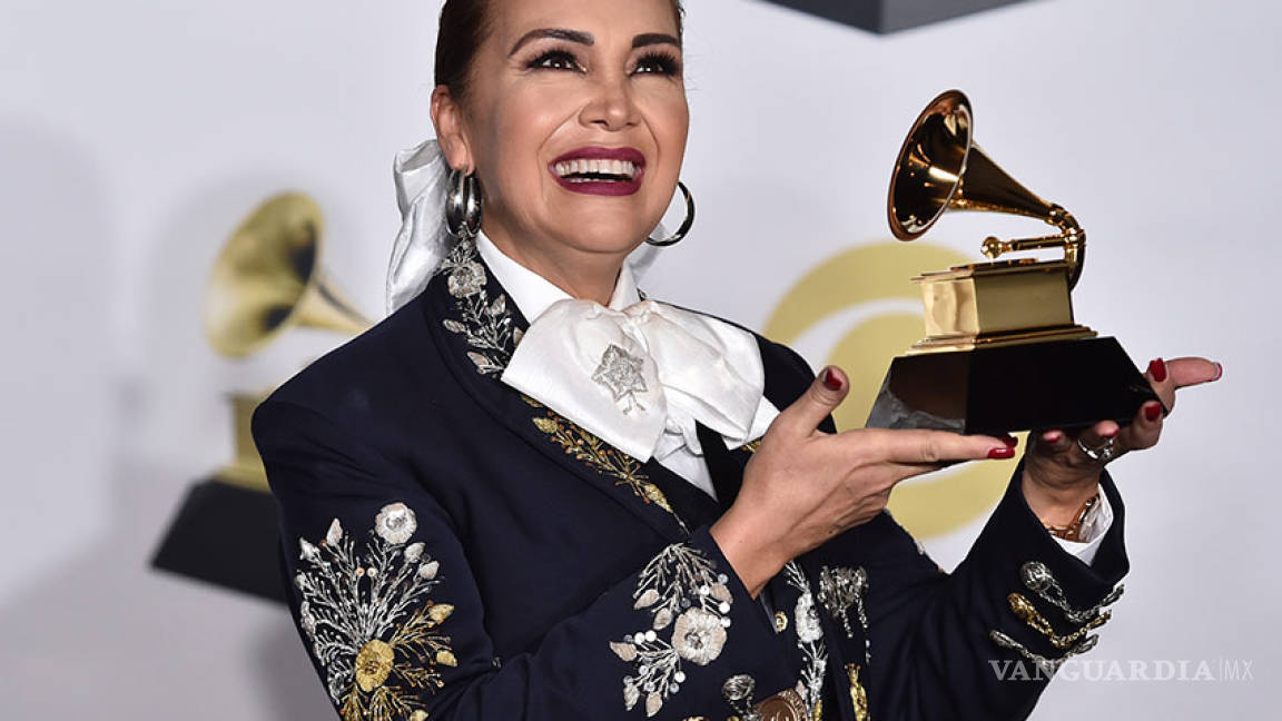Aída Cuevas gana un Grammy