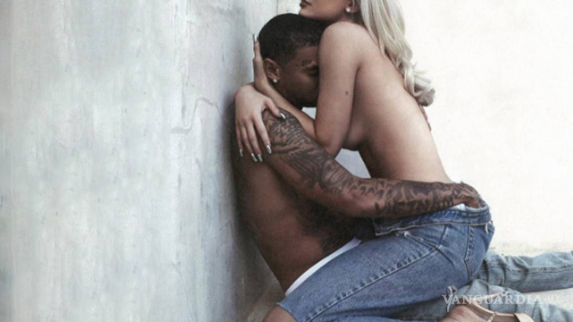 $!Kylie Jenner le celebra sus 27 años a Tyga con candente foto
