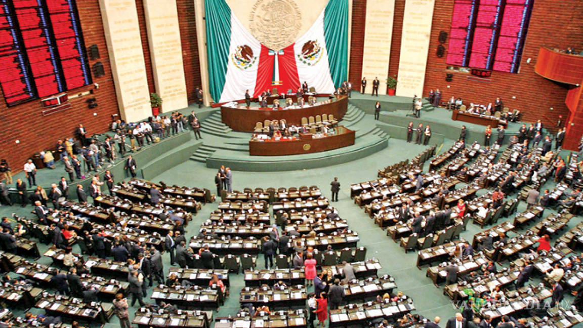 En el Congreso de la unión, piden licencia 15 legisladores “chapulines”