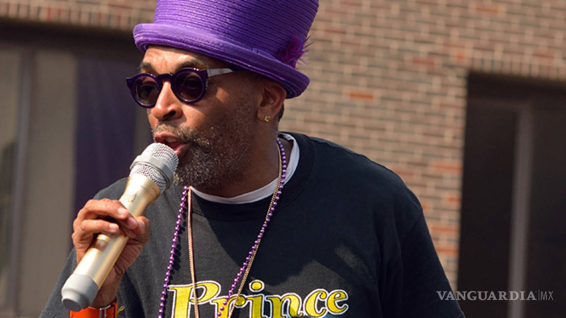Spike Lee festeja en honor a Prince