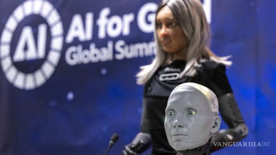 $!Mika firmó un contrato con la empresa colombiana Dictador, que tiene sede europea en Polonia