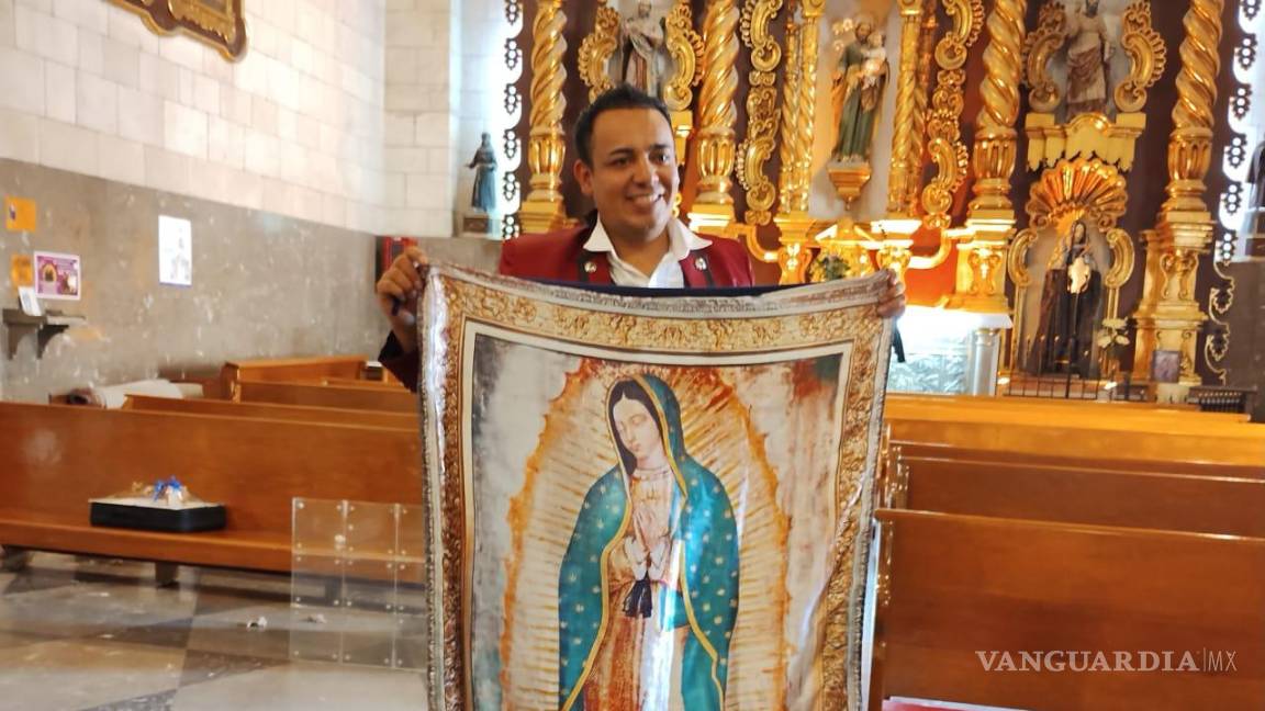 $!Miguel Razzo, el ilusionista nacido en Iztapalapa, lleva un mensaje de fe a través del ilusionismo.