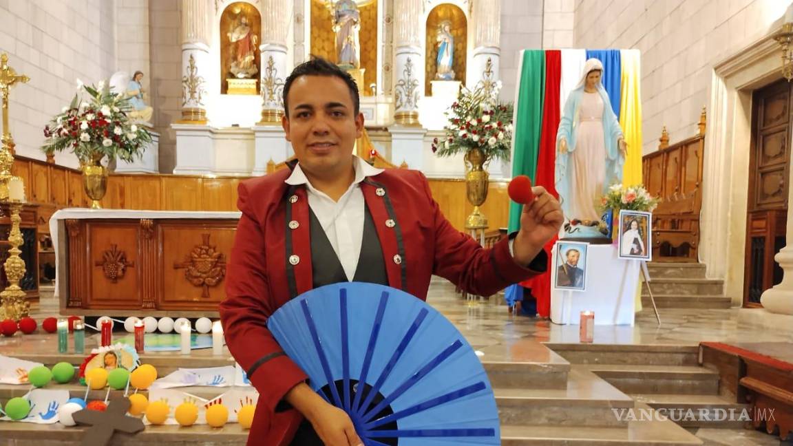 Entre magia, alegría y aplausos, evangelizan a los niños a través del ilusionismo durante misa en Saltillo