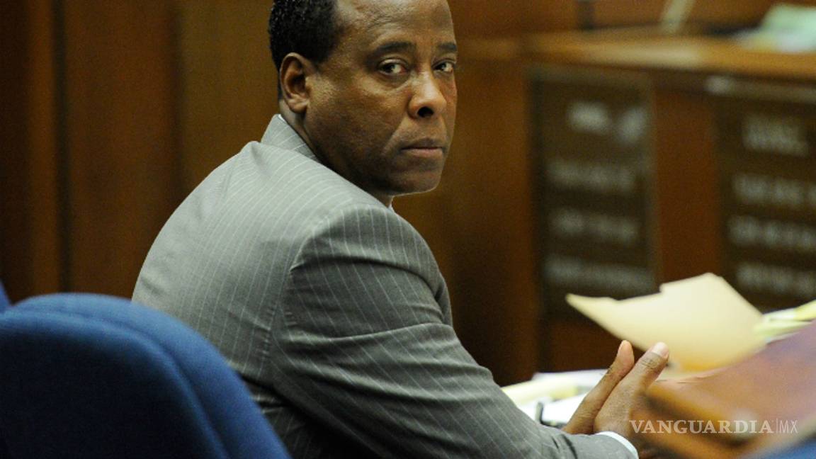 $!Michael Jackson tuvo "fijación" con bebé: Doctor Murray