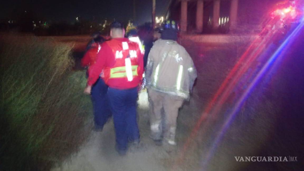 Niña intenta quitarse la vida lanzándose de un puente en Ramos Arizpe