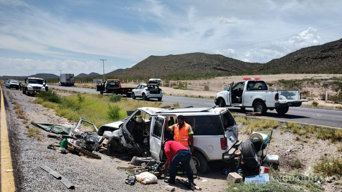 ¡Iban a Mazatlán! Fatal volcadura deja siete heridos y un muerto, en la carretera Torreón-Saltillo