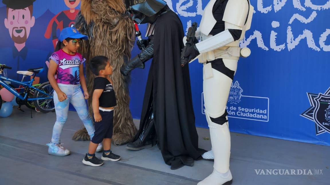 $!Dviersos personajes estuvieron presentes en la ruta recreativa.