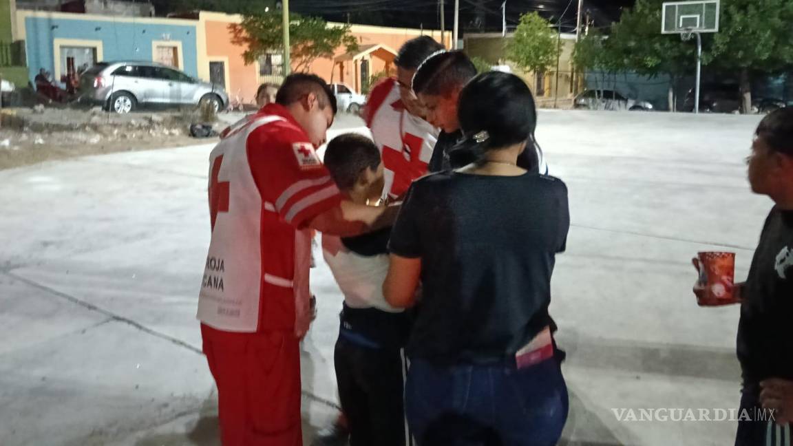 Menor se fractura brazo mientras jugaba futbol, en Parras de la Fuente