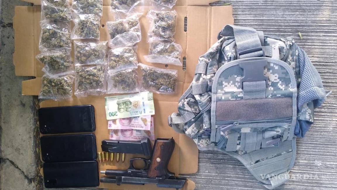 Detienen a siete en Nuevo León, entre ellos una menor de 14 años, con armas y drogas