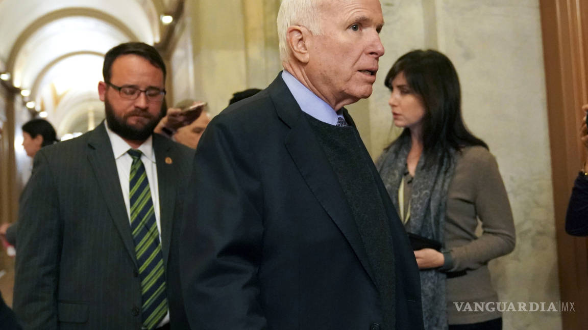Es imperativo que Mueller termine su investigación: John McCain