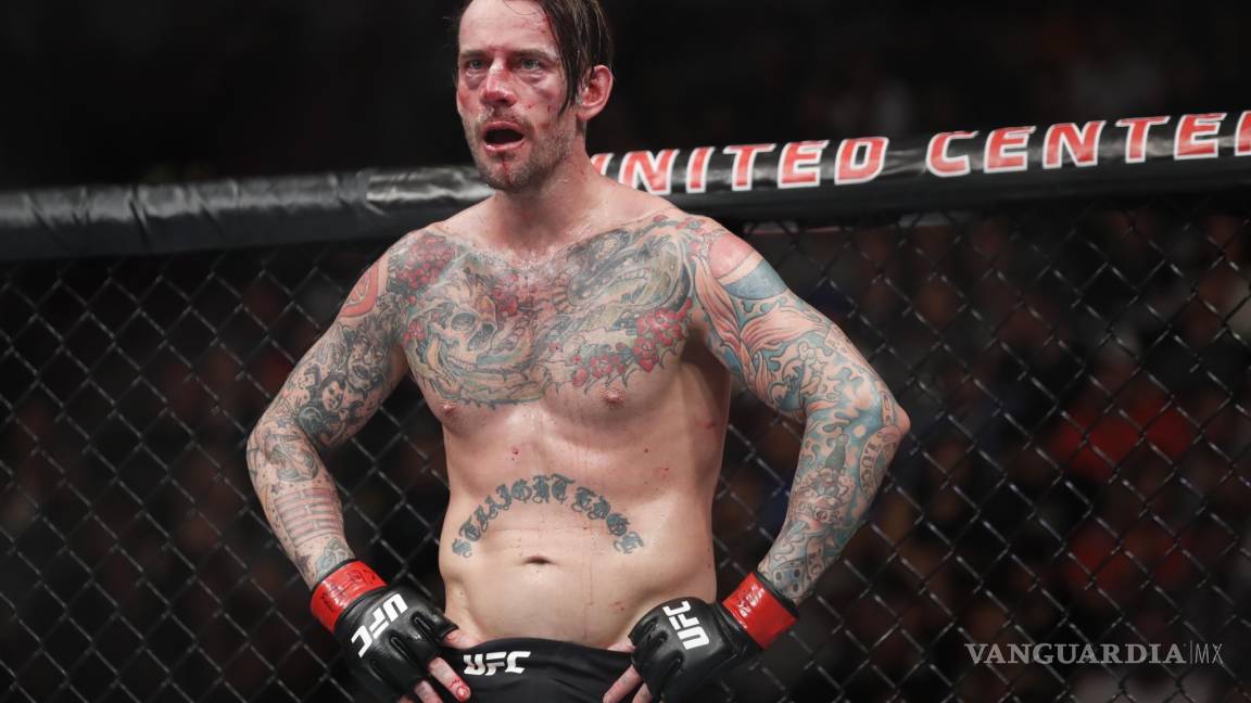 $!CM Punk regresa a las MMA ¡como comentarista!