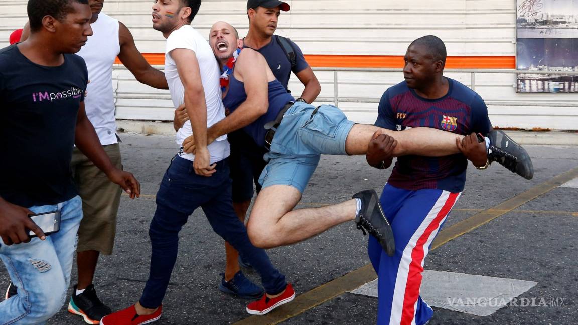 Disuelve policía cubana marcha inédita de LGTBILA