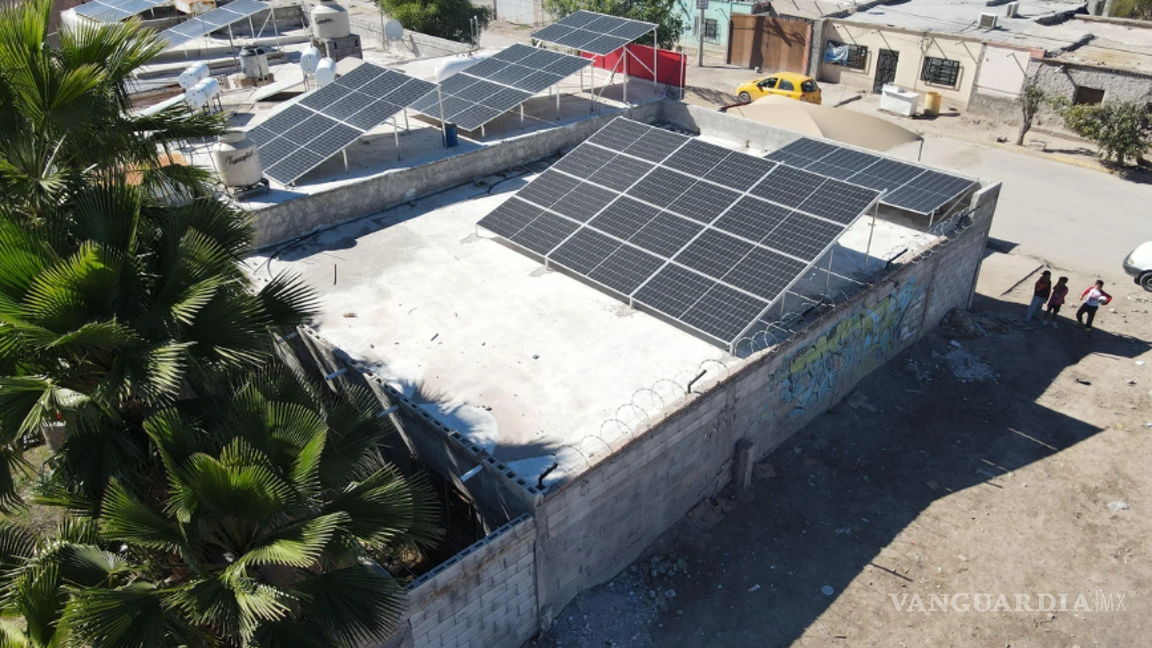 $!Vista aérea de un fraccionamiento con techos equipados con paneles solares.