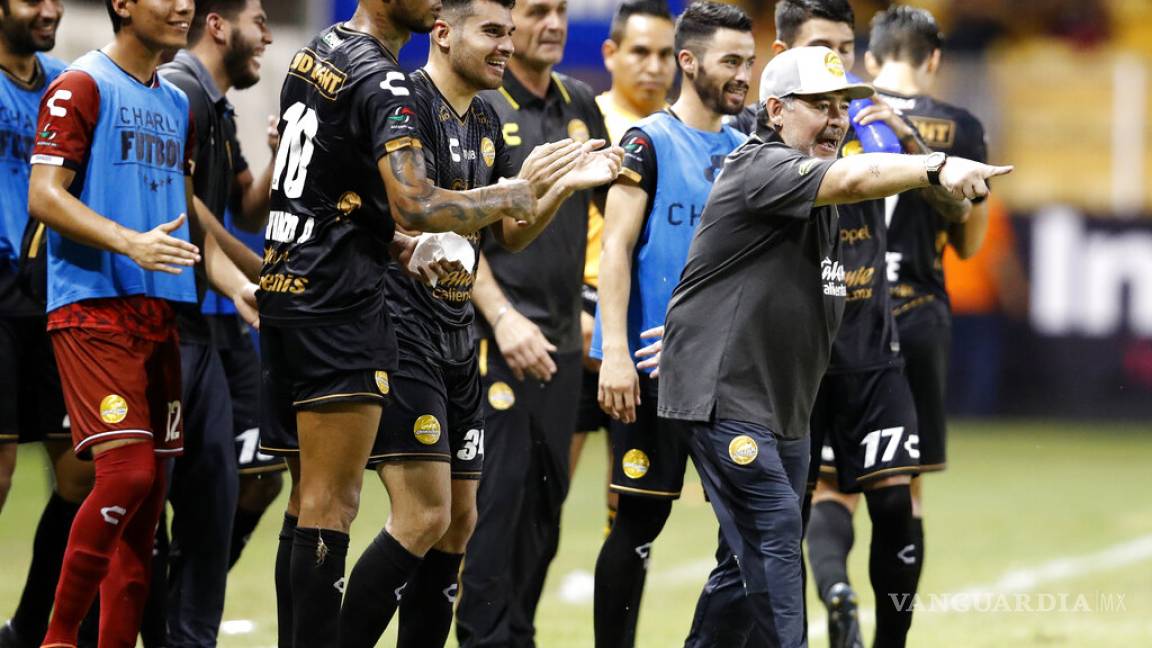 Maradona fantasea con meterse en el cuerpo de alguno de sus jugadores