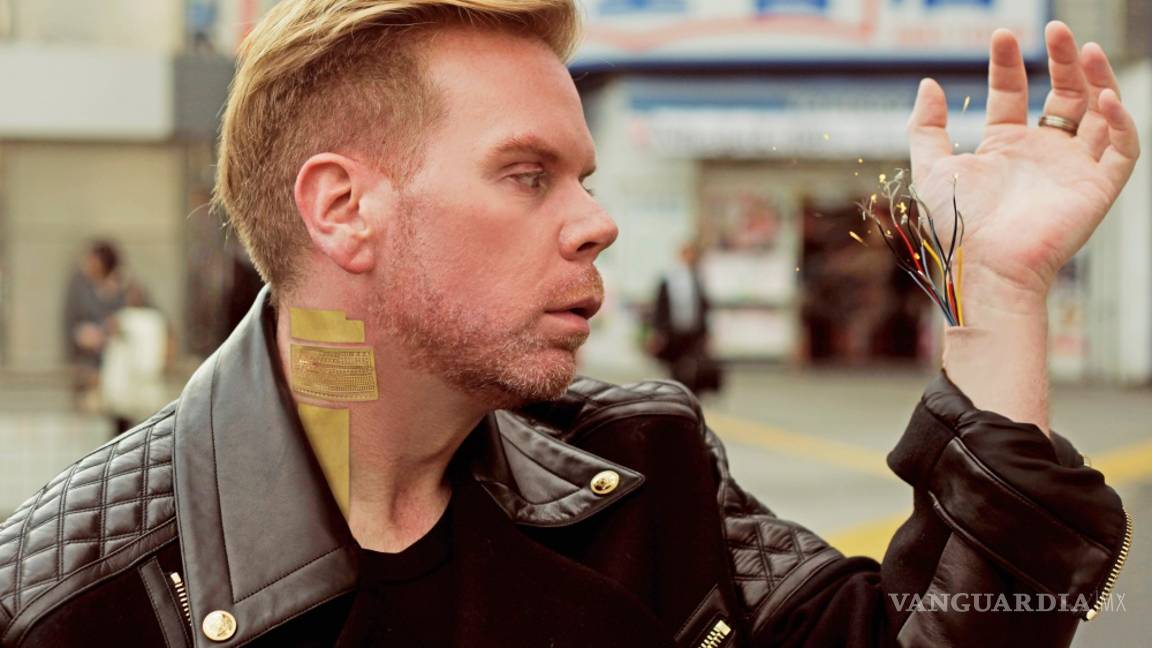 $!El hombre más conectado del mundo se llama Chris Dancy