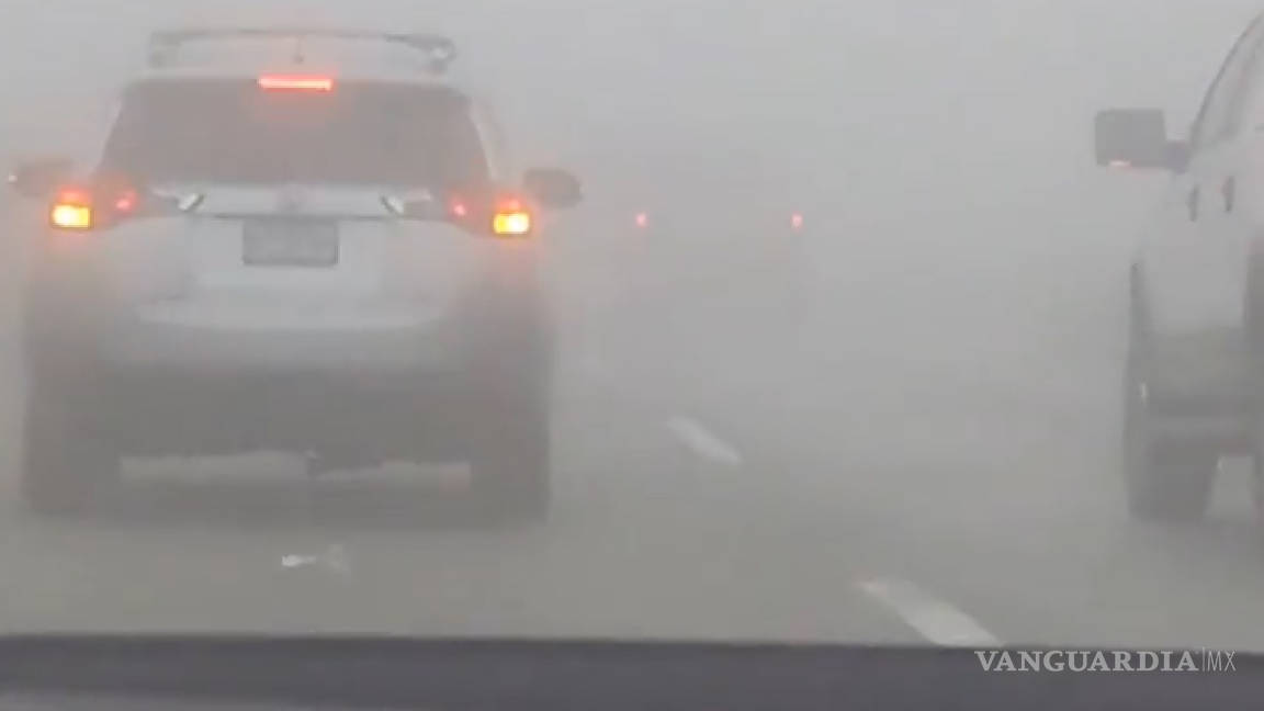 Densa neblina en la carretera Saltillo-Monterrey