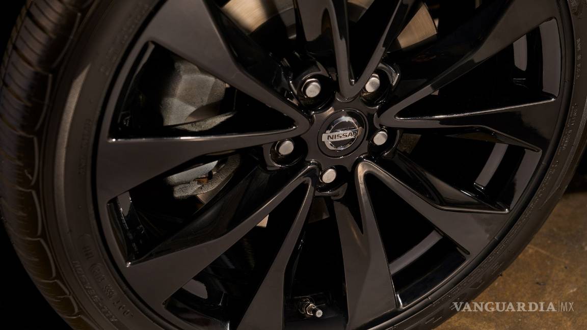 $!Nissan presenta el nuevo Maxima; más llamativo, sobre todo en el interior