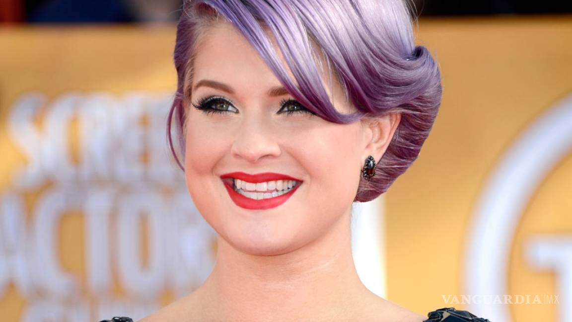 Kelly Osbourne pide en Twitter que acosen a presunta amante de Ozzy