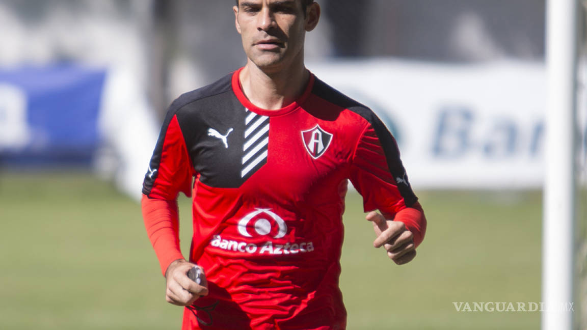 Rafa Márquez sufre micro desgarro, es baja del Atlas