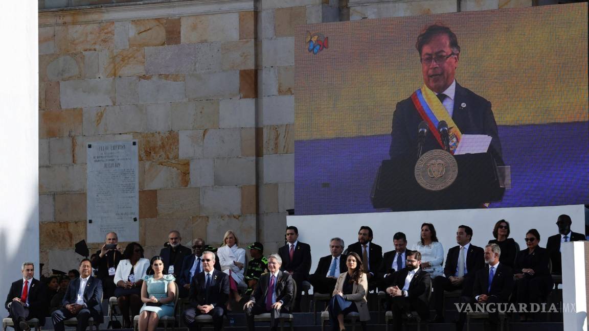 $!Vista general de la ceremonia de investidura del presidente Gustavo Petro en la Plaza Bolívar de Bogotá, Colombia.