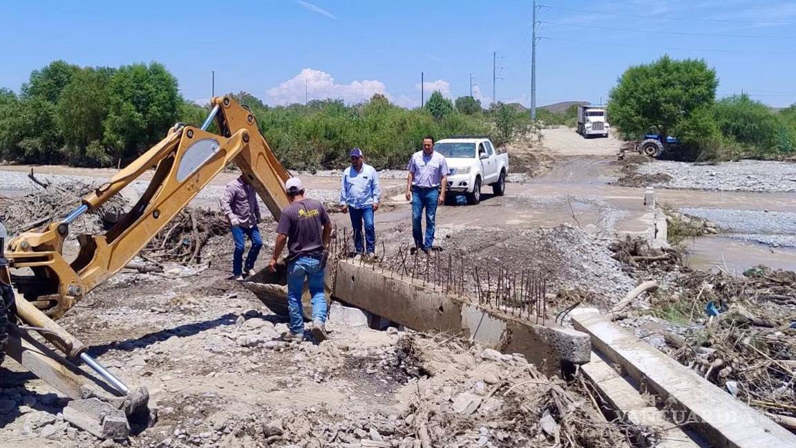 $!Trabajos en el puente de acceso buscan asegurar la resistencia del camino ante nuevas precipitaciones.
