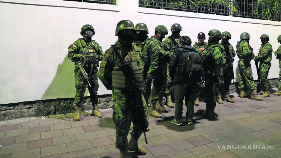 EU finalmente condena “uso de la fuerza” contra embajada de México en Ecuador