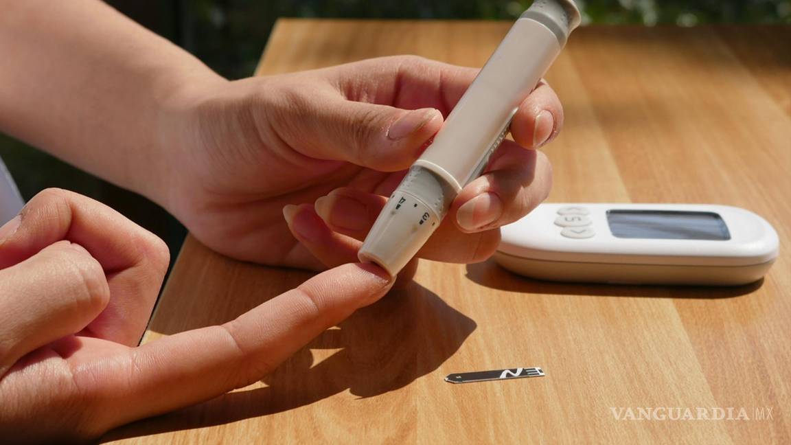 $!Cuando el cuerpo empieza a quedarse sin lugares donde almacenar el exceso de glucosa en el hígado y los músculos.