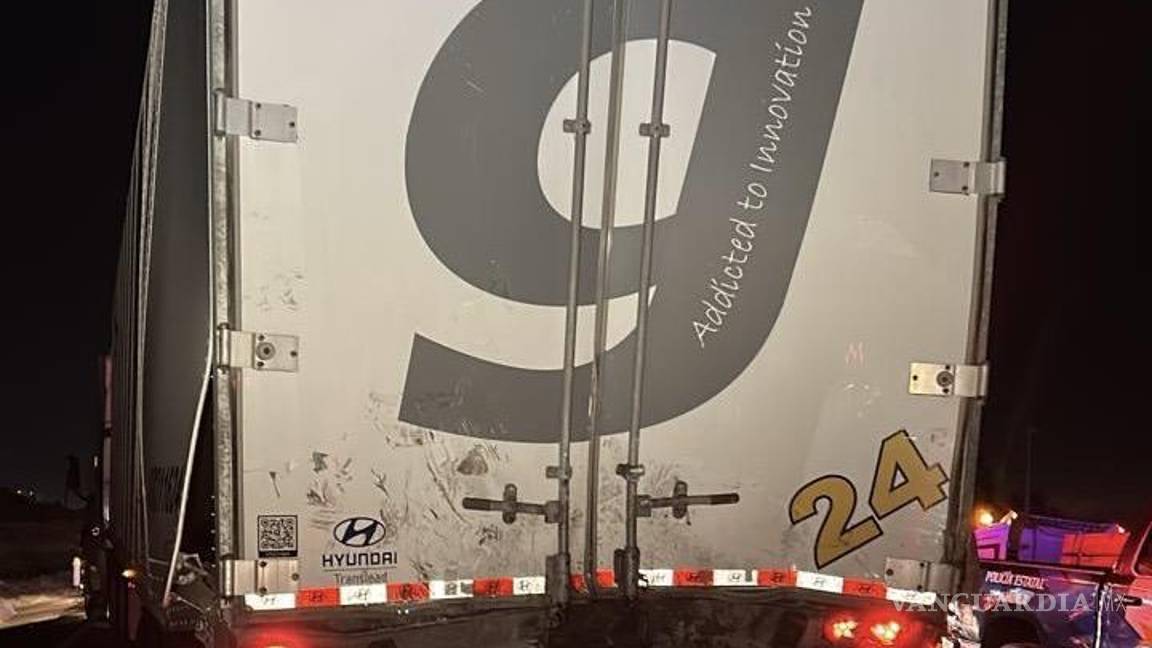 $!El accidente provocó afectaciones en la vialidad y movilizó a cuerpos de rescate, tránsito y policías.