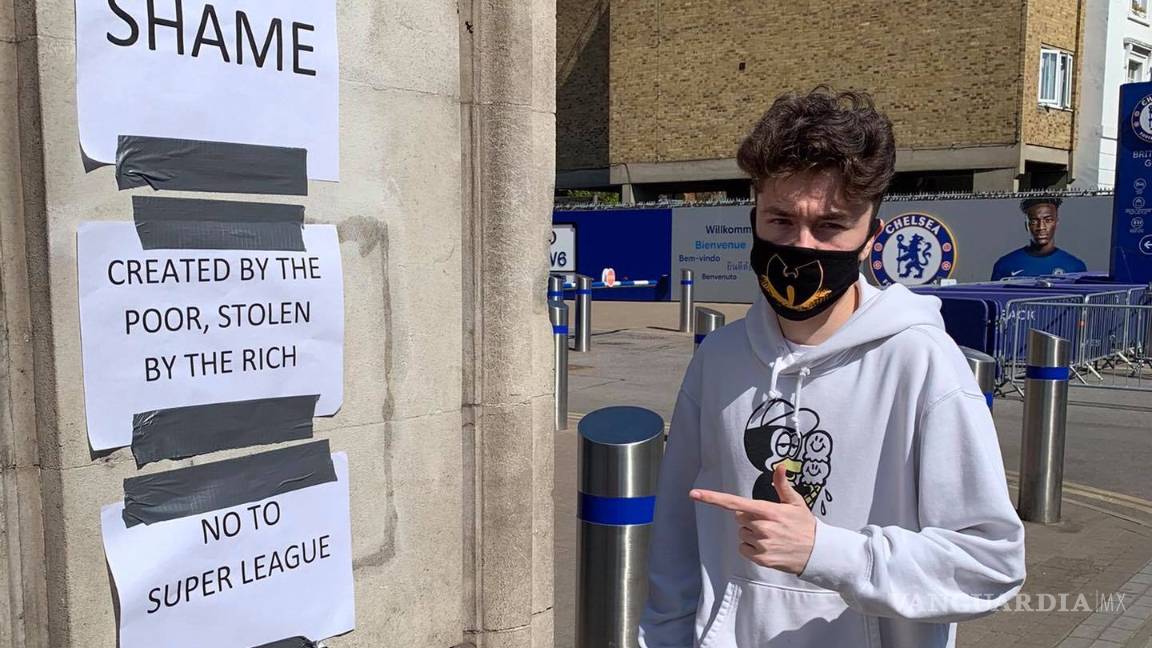 $!Fanáticos protestan por la creación de la Superliga