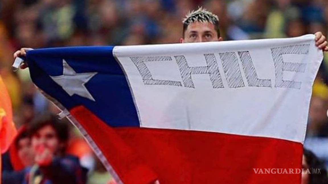 Nico Castillo aprovecha la Fecha FIFA para acudir a las manifestaciones en Chile
