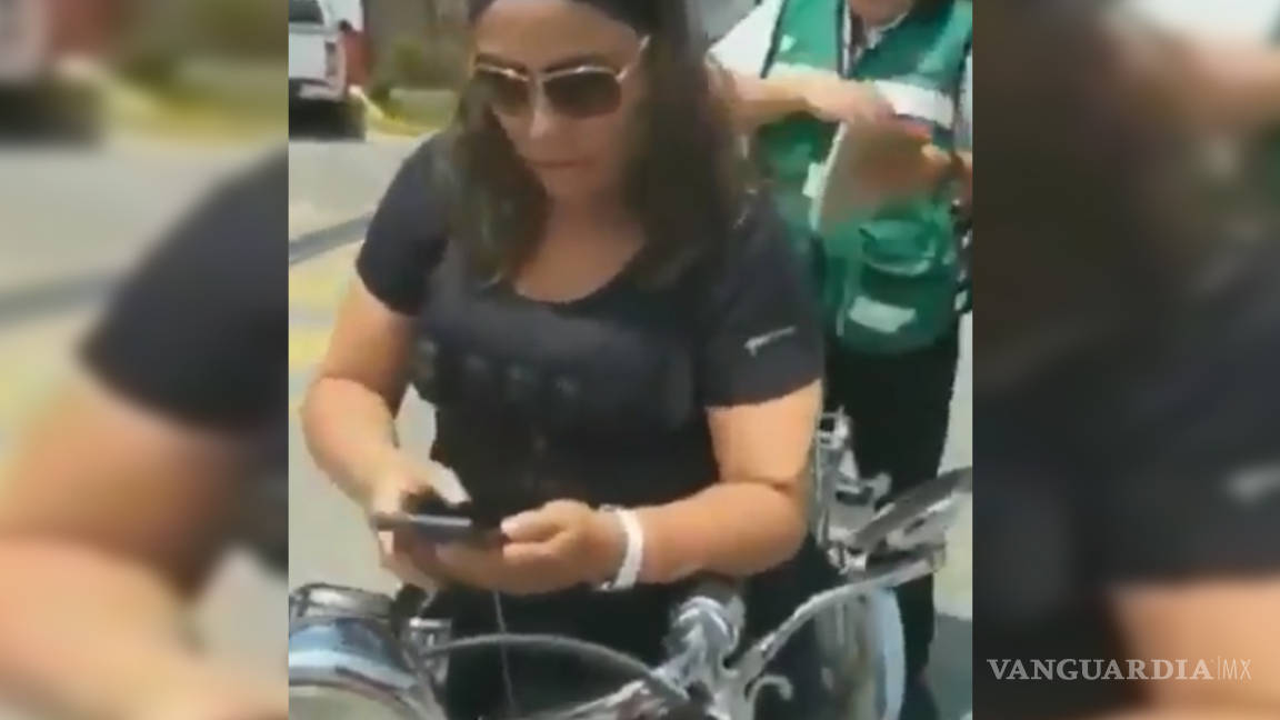 #LadyMotoneta explota contra elementos de movilidad en Edomex: Que Gobierno 'nos de pin.. cascos'