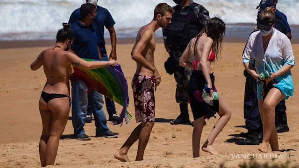 Turistas abarrotan playas de Brasil, temen un colapso catastrófico