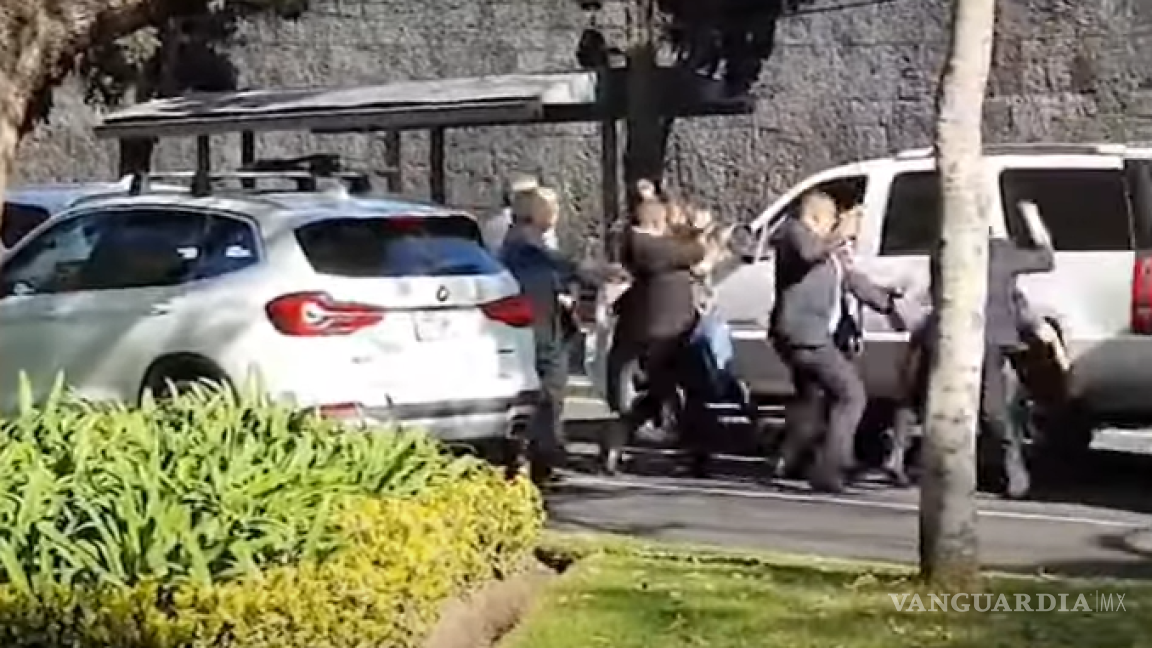Guardias golpean a padre de familia mientras su hija grita “¡Dejen a mi papá!” (video)