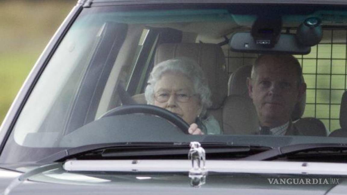 La reina Isabel II y su gusto por los autos; tenía su favorito