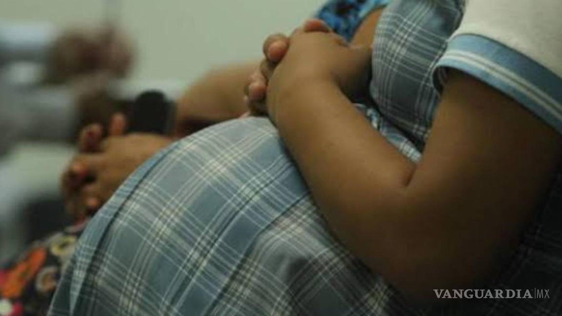 Cada día más de mil adolescentes mexicanas se convierten en madres