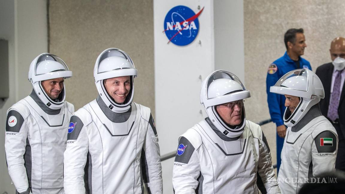 $!Miembros de la Tripulación-6 de la NASA poco antes de embarcarse en una de las misiones espaciales.