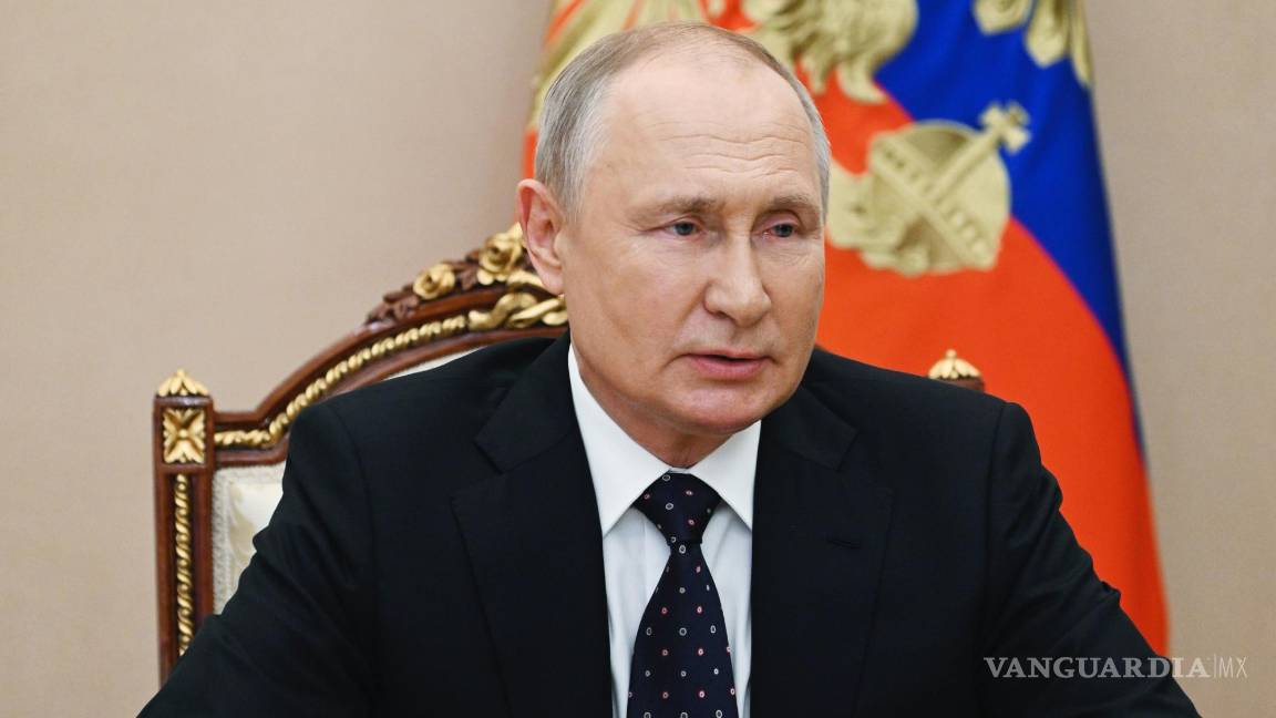 $!El presidente ruso Vladimir Putin preside una reunión con miembros del Consejo de Seguridad a través de una videoconferencia en el Kremlin en Moscú, Rusia.