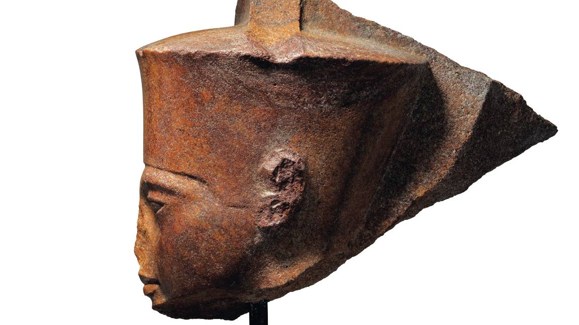 $!Exige Egipto que se detenga la subasta de una escultura del rey Tutankamón