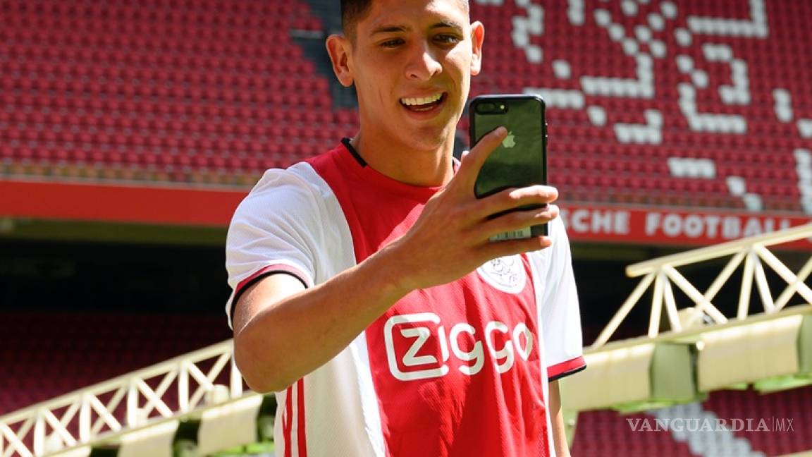 Edson Álvarez firma contrato y es presentado formalmente con el Ajax