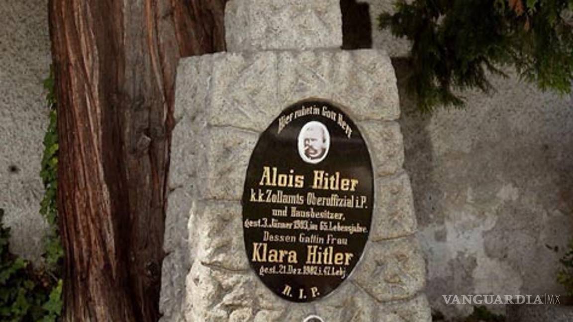 Remueven tumba de los padres de Hitler para evitar homenajes de neonazis