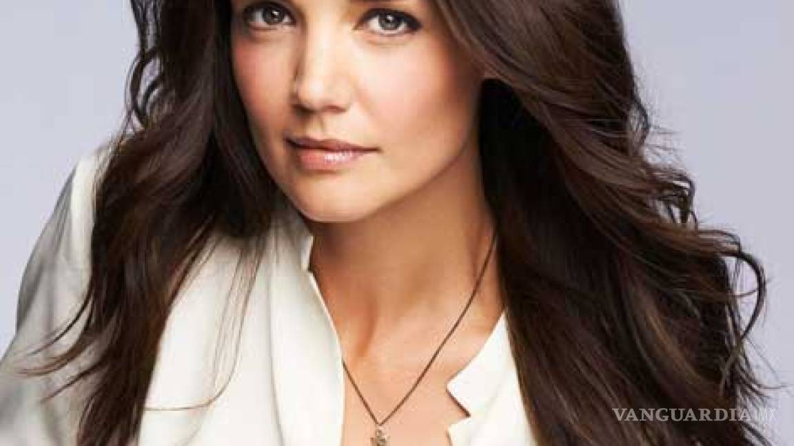 Katie Holmes calla sobre divorcio de Cruise