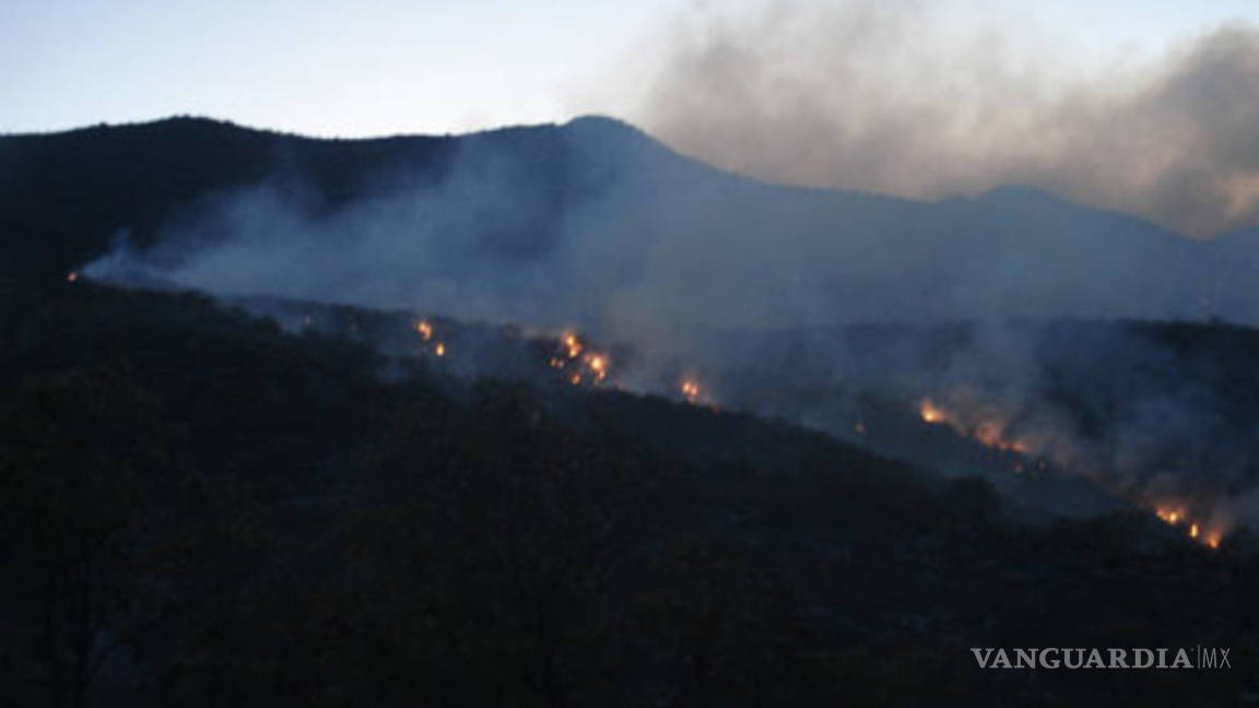 Incendio en Nuevo León amenaza con llegar a Sierra de Arteaga