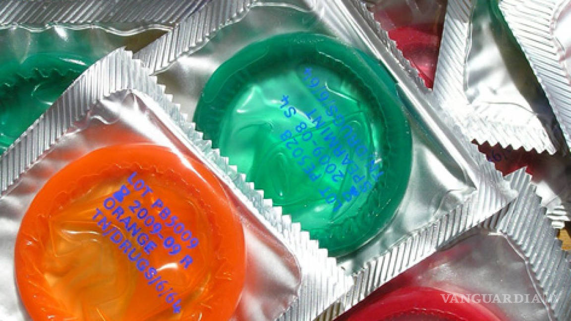 Ofrecen condones a estudiantes de primaria