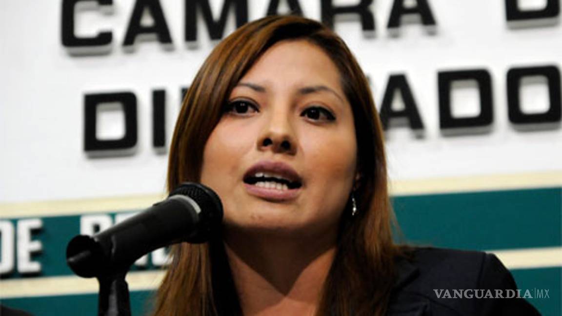 &quot;Moreira debe dejar de victimizarse&quot;: Leticia Quezada