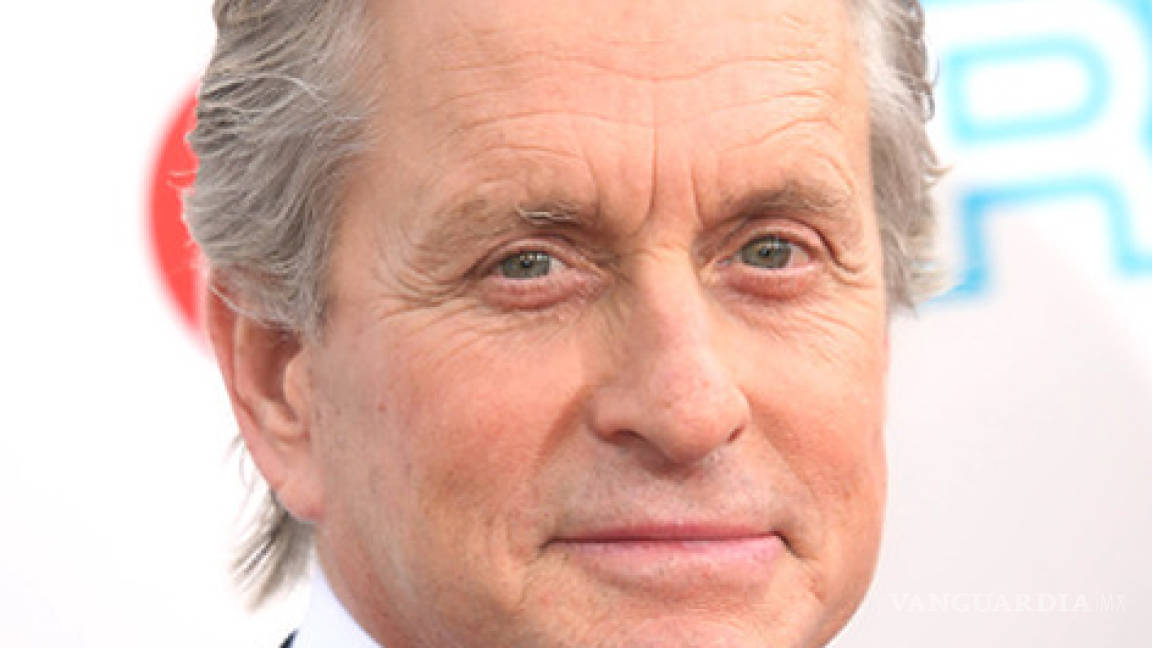 Michael Douglas tiene cáncer de garganta