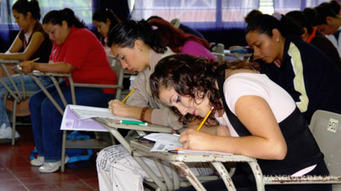 Maestros sólo necesitan un 3 para aprobar examen docente