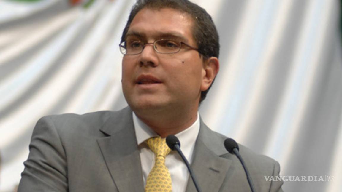 Ríos Piter se disculpa por reforma a ley de Radio y Tv