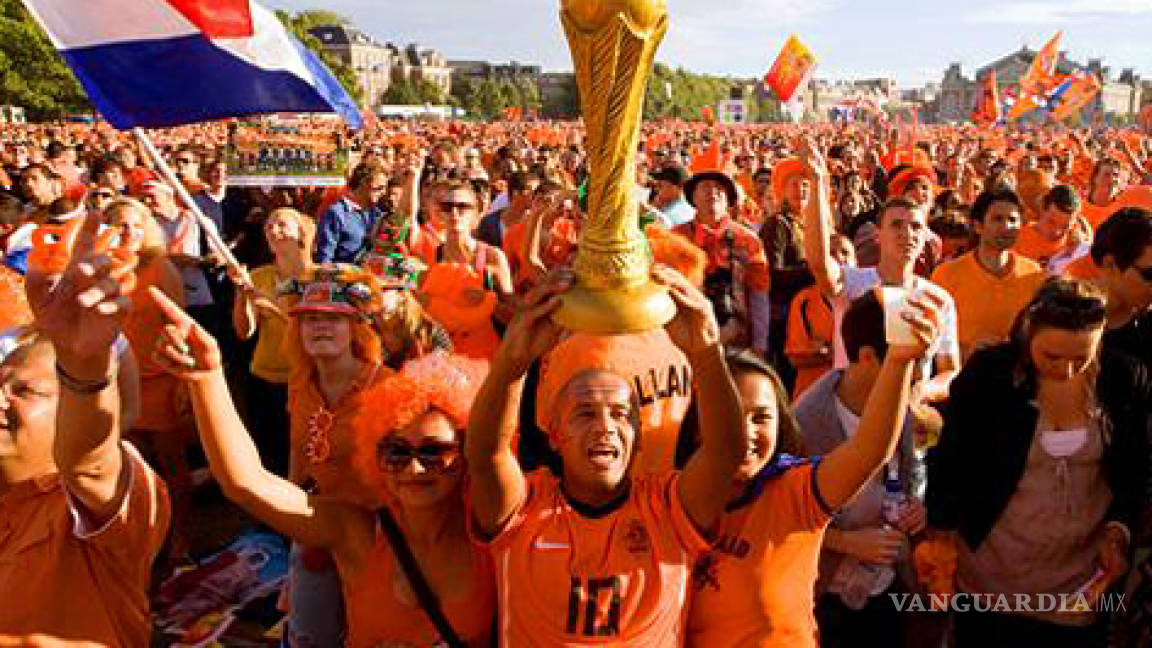 Tras vencer 3-2 a Uruguay, Holanda está en la final