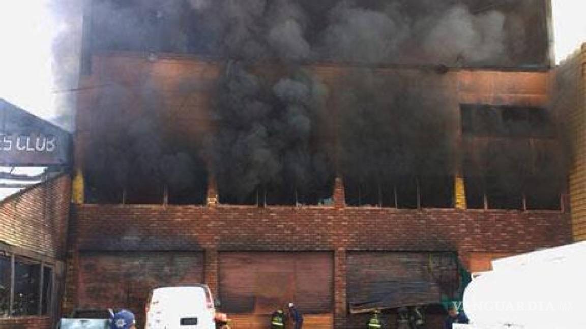 Se incendia bar La Cabaña en Los Reyes La Paz; tres personas lesionadas